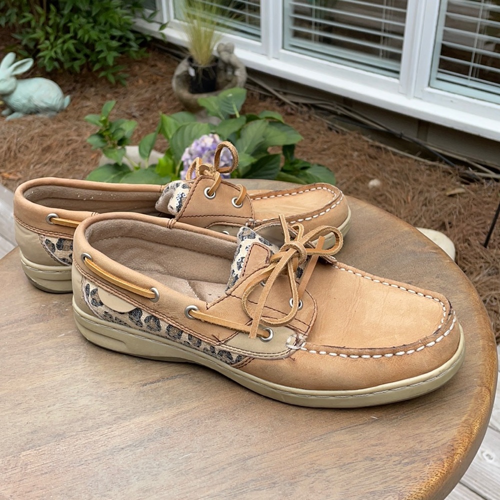 Aloha Island Boat Shoe with Leopard trim Sz 6.5